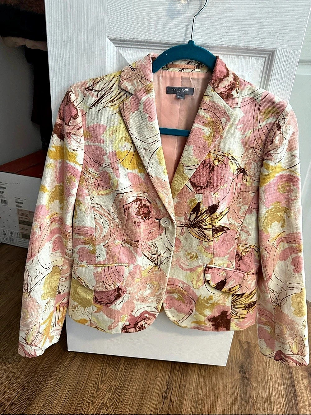 Ann Taylor Floral Blazer in Pink & Yellow Size Small